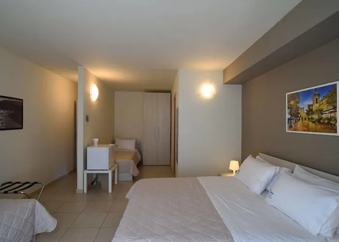 Nina Bed & Breakfast 3*