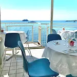 Alojamento de Acomodação e Pequeno-almoço Nina 3*