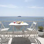 Alojamento de Acomodação e Pequeno-almoço Nina 3*