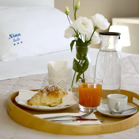 Nina Couette-café Giardini-Naxos
