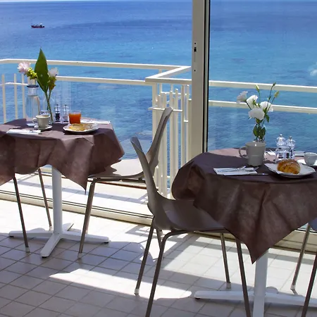 Nina Bed & Breakfast 3*