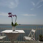 Nina Bed & Breakfast 3*